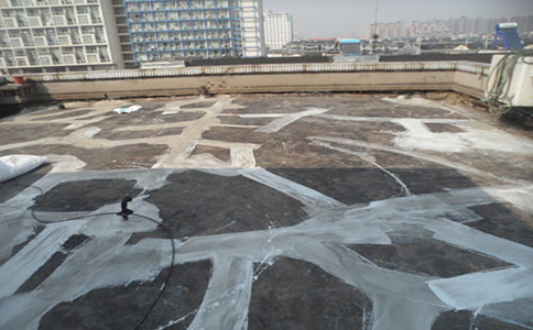 深圳屋顶漏水维修多少钱一平方包工包料？中盛隆专业防水师傅告诉你！